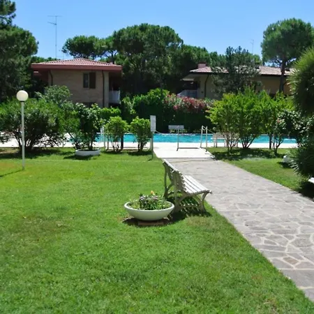 Stylish Pool View Flat With Two Terraces Διαμέρισμα *