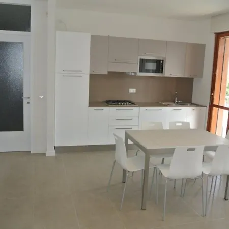 Stylish Pool View Flat With Two Terraces Λινιάνο Σαμπιαντόρο