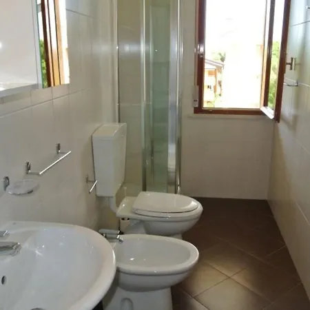 Διαμέρισμα Stylish Pool View Flat With Two Terraces